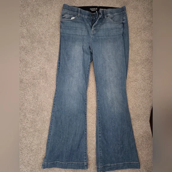 Torrid Blue Flare Women's Jeans - Picture 1 of 5